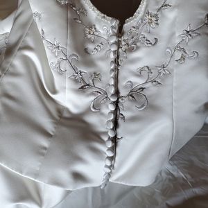 Used Jasmine wedding dress
